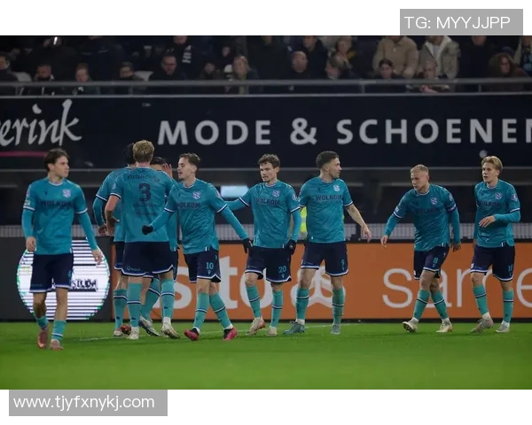 德累斯顿主场迎战沙尔克04双方争夺德乙积分榜关键战役