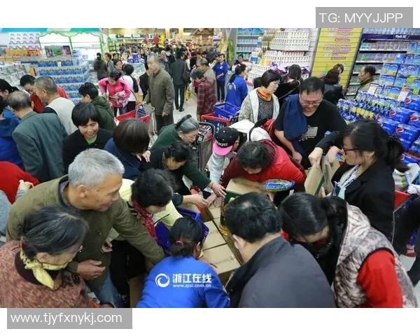 欧冠门票系统崩溃引发数万球迷排队长达12小时抢购热潮