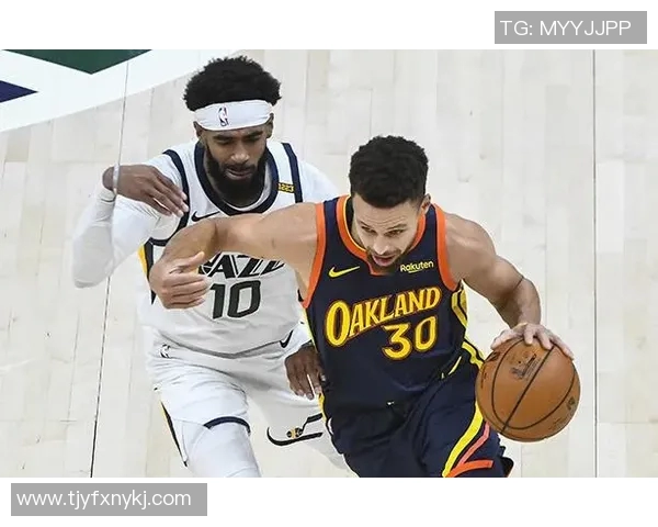 火箭队与爵士队精彩对决21日直播全程回顾与分析