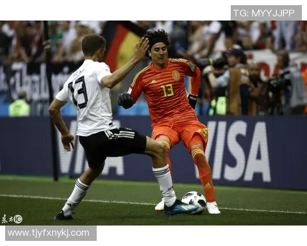 小牛与公牛小丁精彩对决进球瞬间引发球迷热烈欢呼